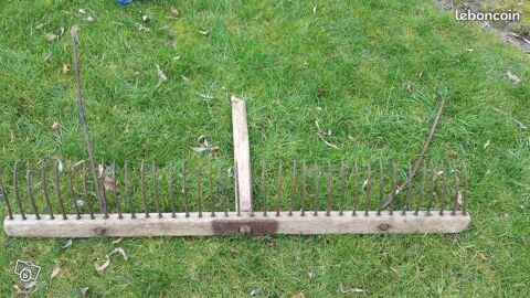 Rateau qui servait pour le foin dans le temps vintage 0 M�rignies (59)