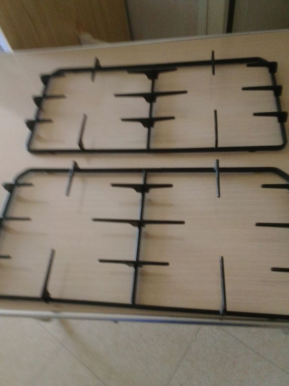 2 GRILLES POUR PLAQUE GAZ 
Electroménager