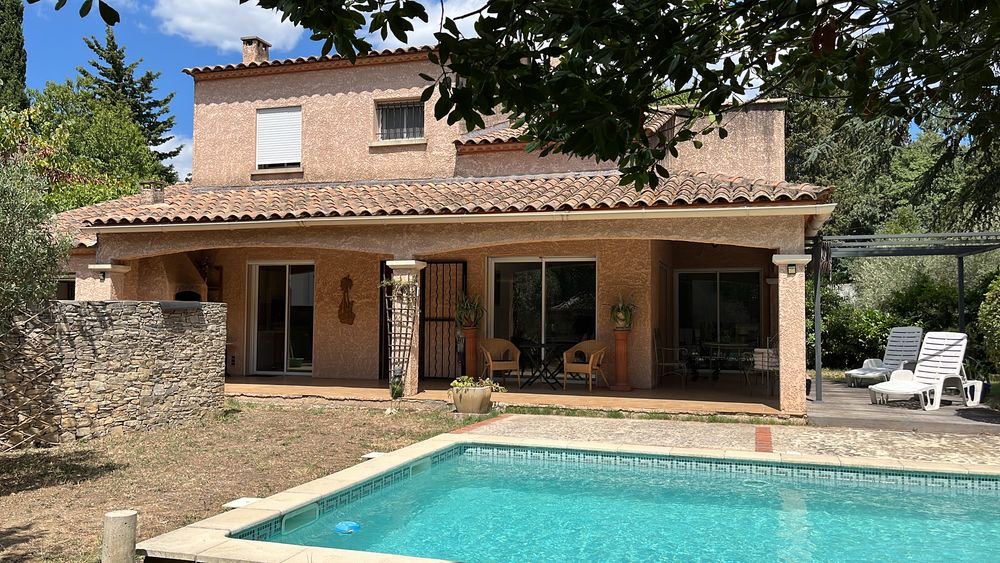 Vente Villa Jolie villa provençale 130m2  avec piscine et terrain 702 m2 Nîmes