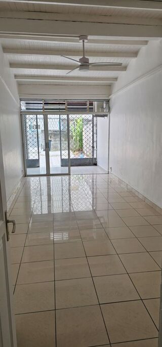  Maison � louer 5 pi�ces 110 m� Les abymes