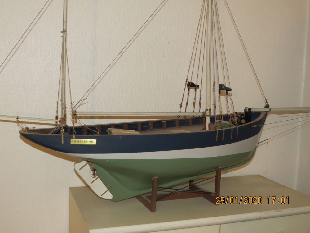 DIVERSES MAQUETTES BATEAUX BOIS Jeux / jouets