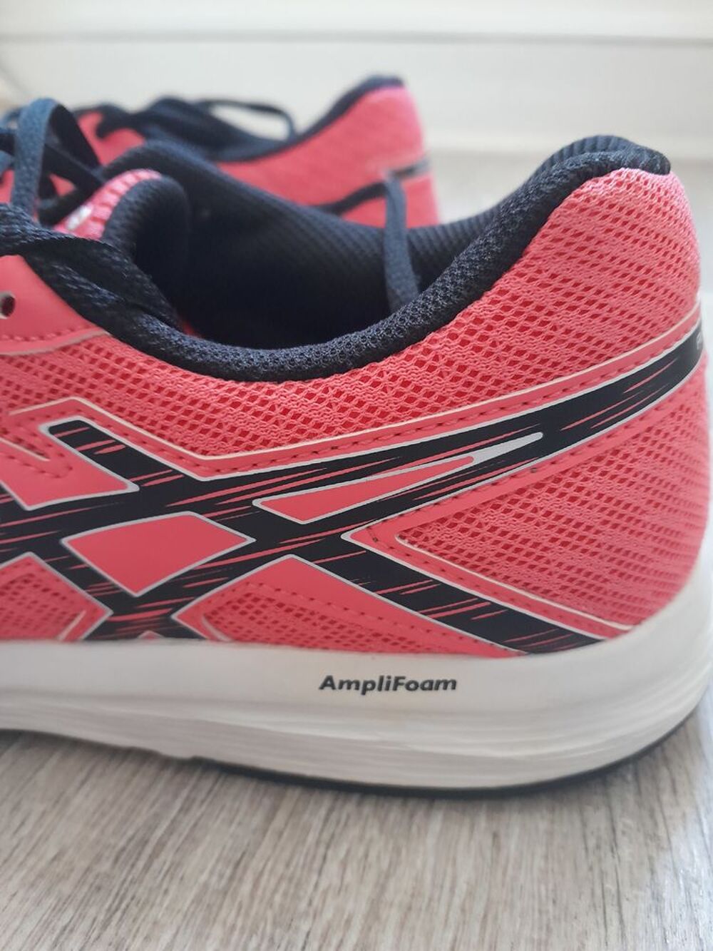 ASICS Baskets roses de running l&eacute;g&egrave;res et r&eacute;actives Chaussures