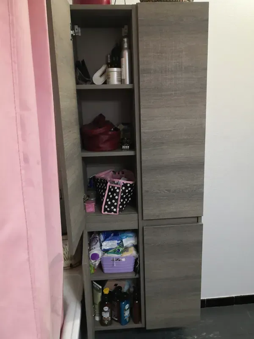 Deux colonnes de salle de bains suspendue Meubles