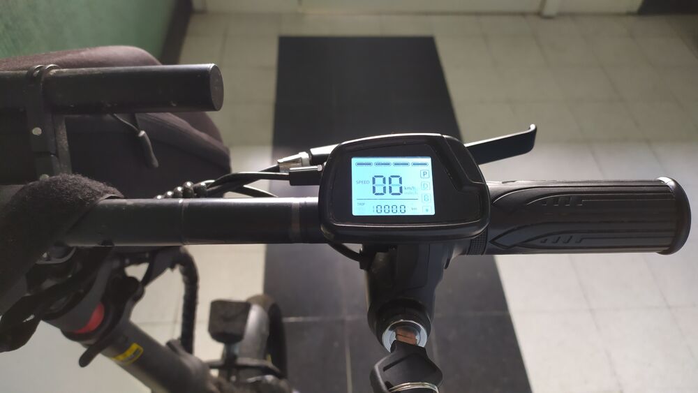 VELO ELECTRIQUE de VILLE de 14 POUCES PLIABLE . Vélos