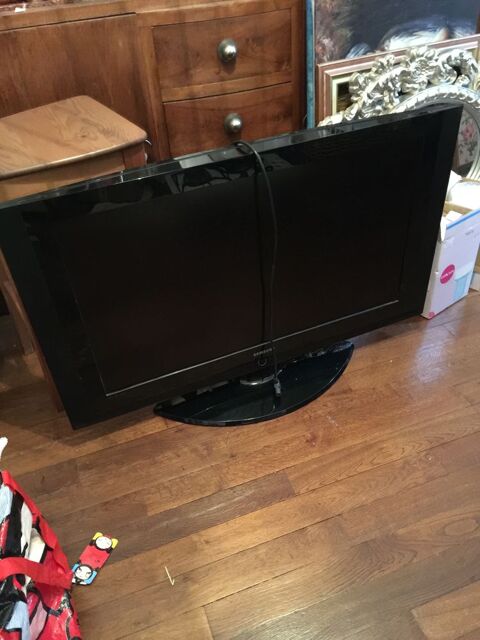 televison Samsung 110cm a r�parer ou pour pi�ces 40� 30 Fontainebleau (77)