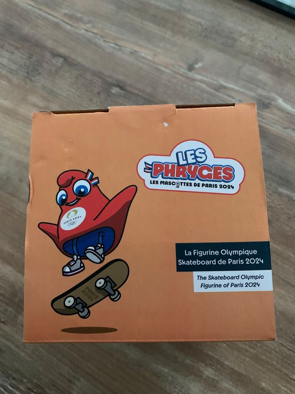 Figurine mascotte JO Paris 2024 les Phryges " 
