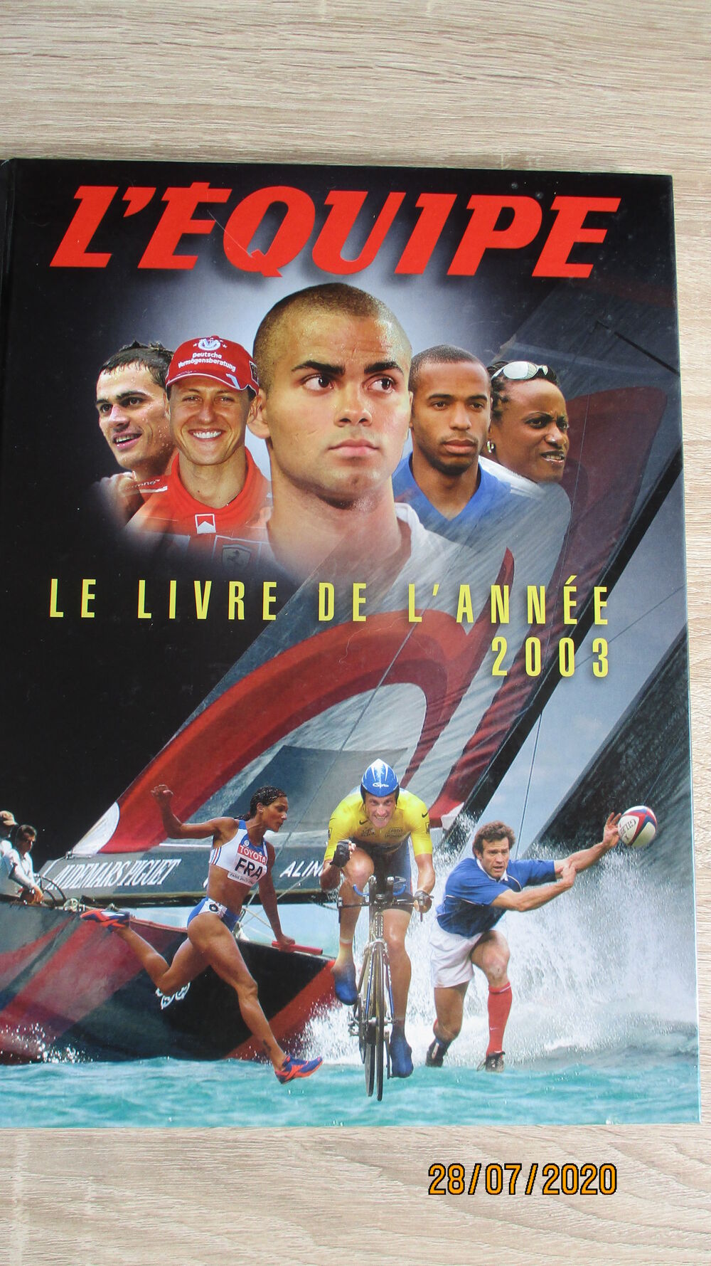Livre "l'Equipe" Ann&eacute;e 2003. 