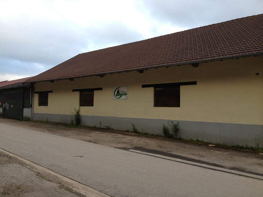   Emplacement camping car , caravane , voitures etc.... 