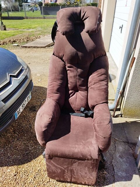 Fauteuil neuf marque Liberty 90 Veign (37)