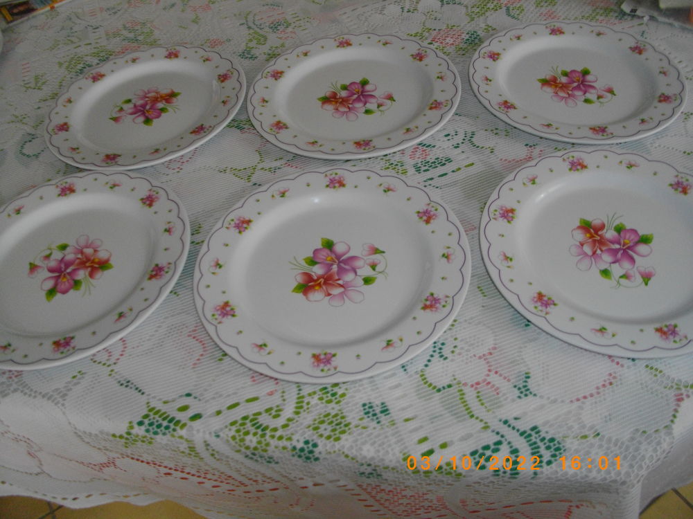 Service &agrave; g&acirc;teaux - (six assiettes et un plat) Cuisine