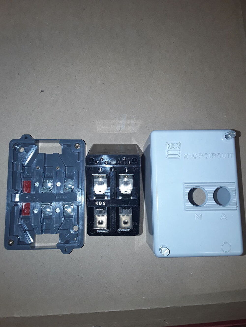 DISJONCTEUR BIPOLAIRE KB2 S
2.8 &agrave; 4A Bricolage