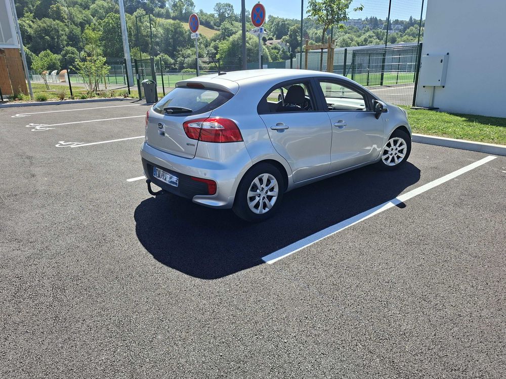 Rio 1.1 CRDi 75 ISG S&eacute;rie Limit&eacute;e Urban Chic 2015 occasion 42000 Saint-&Eacute;tienne
