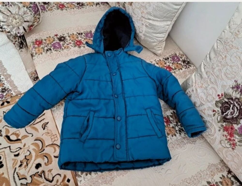 blouson &agrave; capuche polaire 5 ans kiabi tbe Vêtements enfants