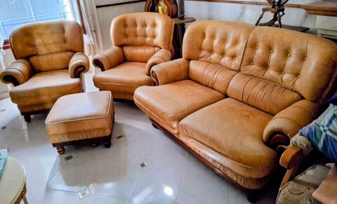 1 Canap� cuir 2 fauteuils cuir 1 pouf cuir Les Magnils-Reigniers (85)