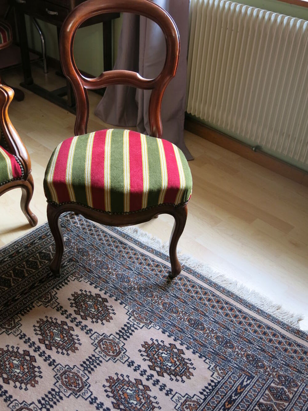  4 chaises style Louis-Philippe
40 euros pi&egrave;ce . Meubles