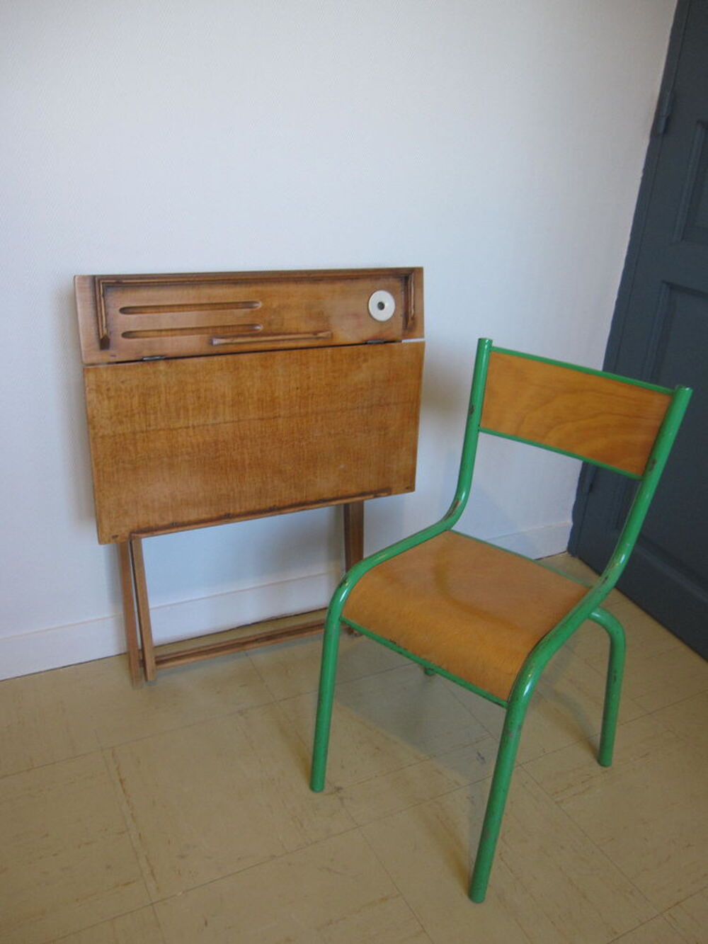 BUREAU ENFANT PLIANT + CHAISE Meubles