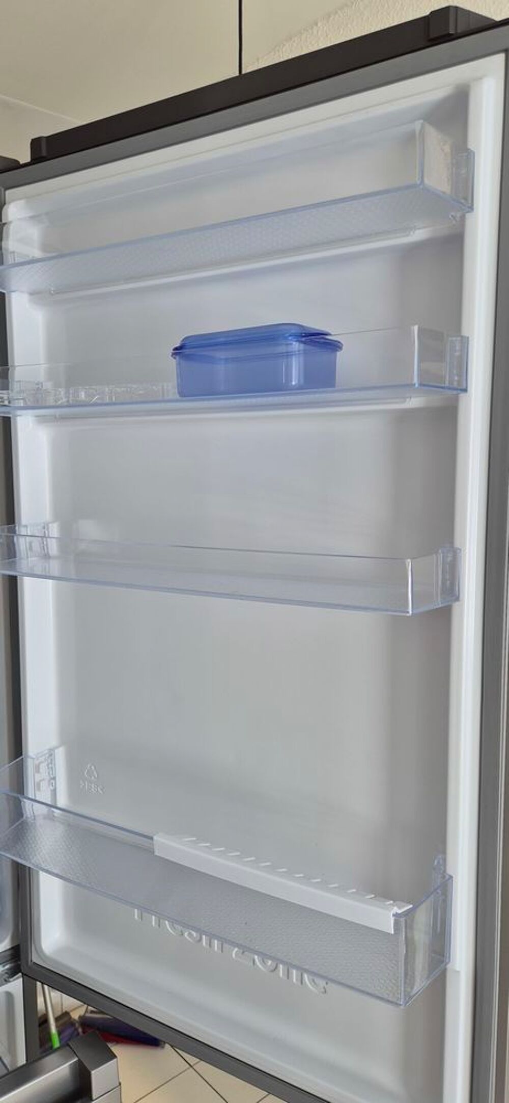 Combi r&eacute;frig&eacute;rateur cong&eacute;lateur VALBERG Electroménager