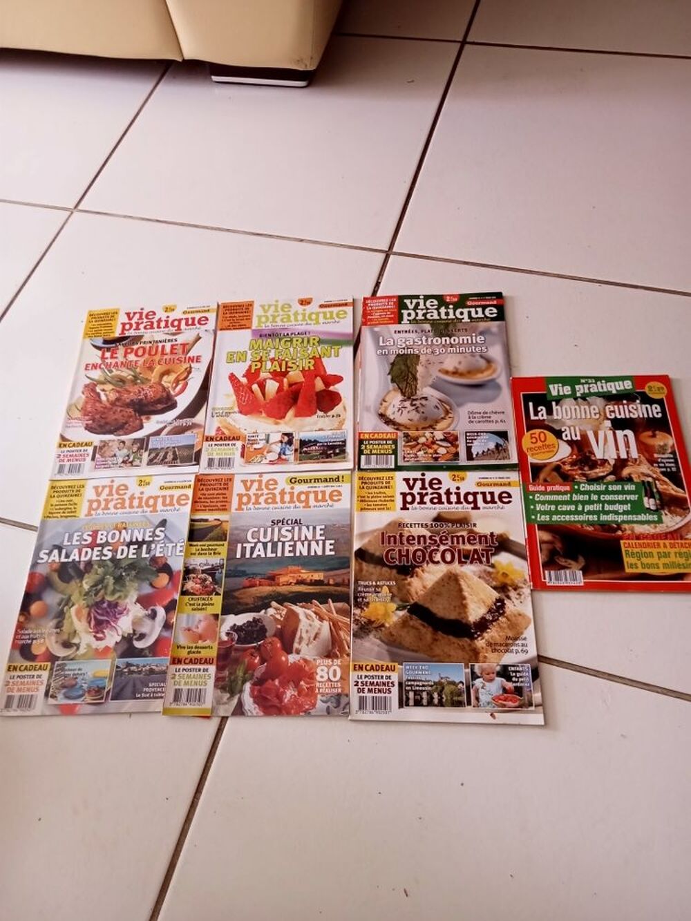LOT DE 7 PUBLICATIONS LA VIE PRATIQUE Livres et BD