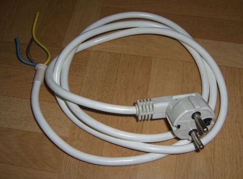 Cordon �lectrique tripolaire 1,58 m 2 Balma (31)