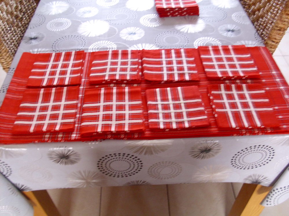 NAPPE et SERVIETTES de TABLE Décoration