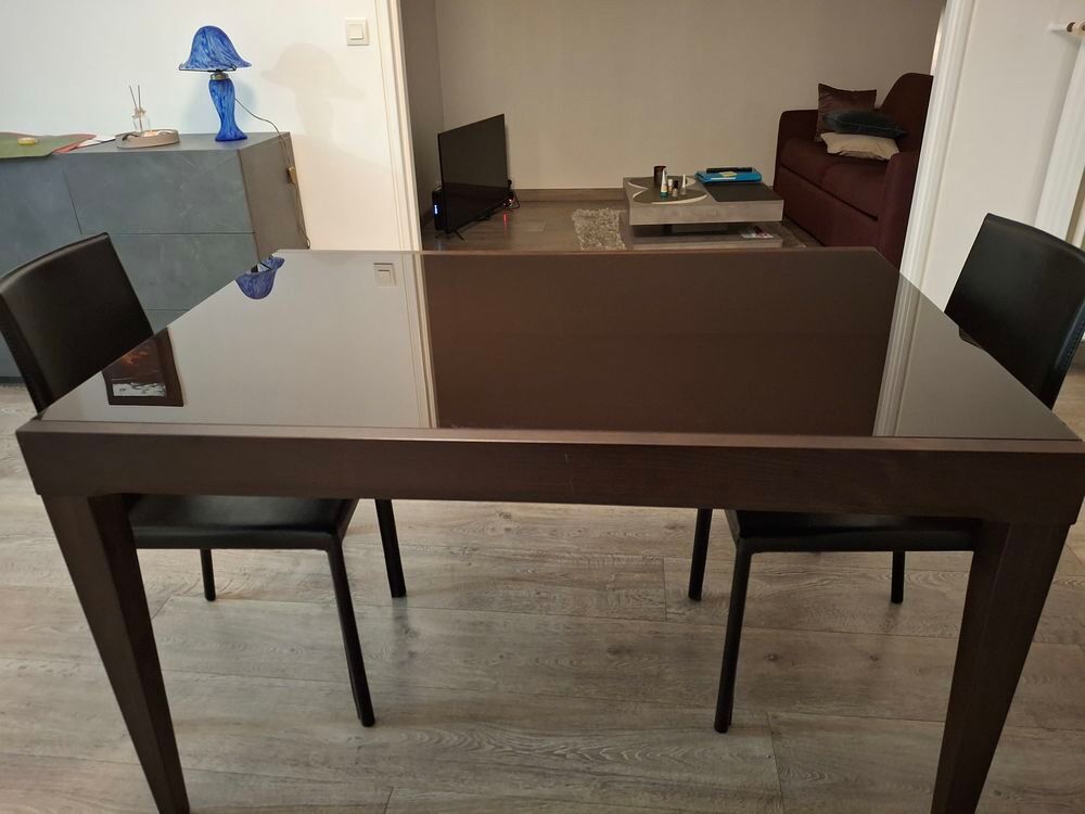 Table extensible de tr&egrave;s bonne qualit&eacute; Meubles