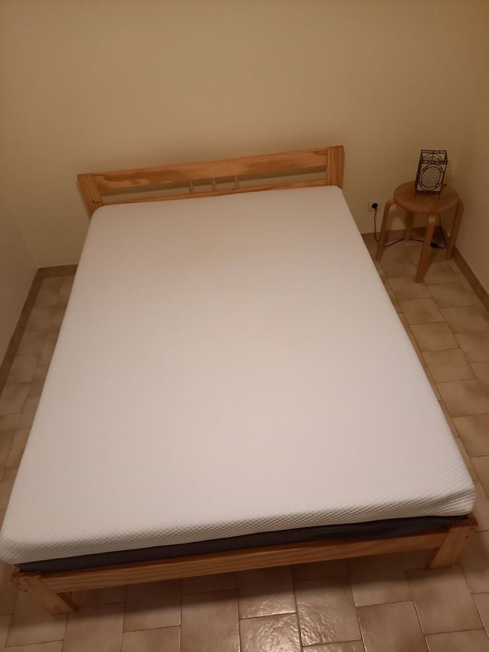 MATELAS EMMA 140X190 QUASI-NEUF Meubles