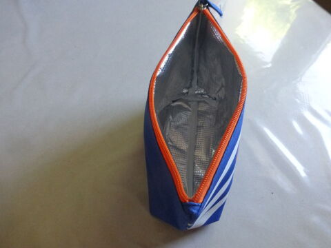 POCHETTE ISOTHERME produit solaire,m�dicament-NEUVE 10 Doussard (74)