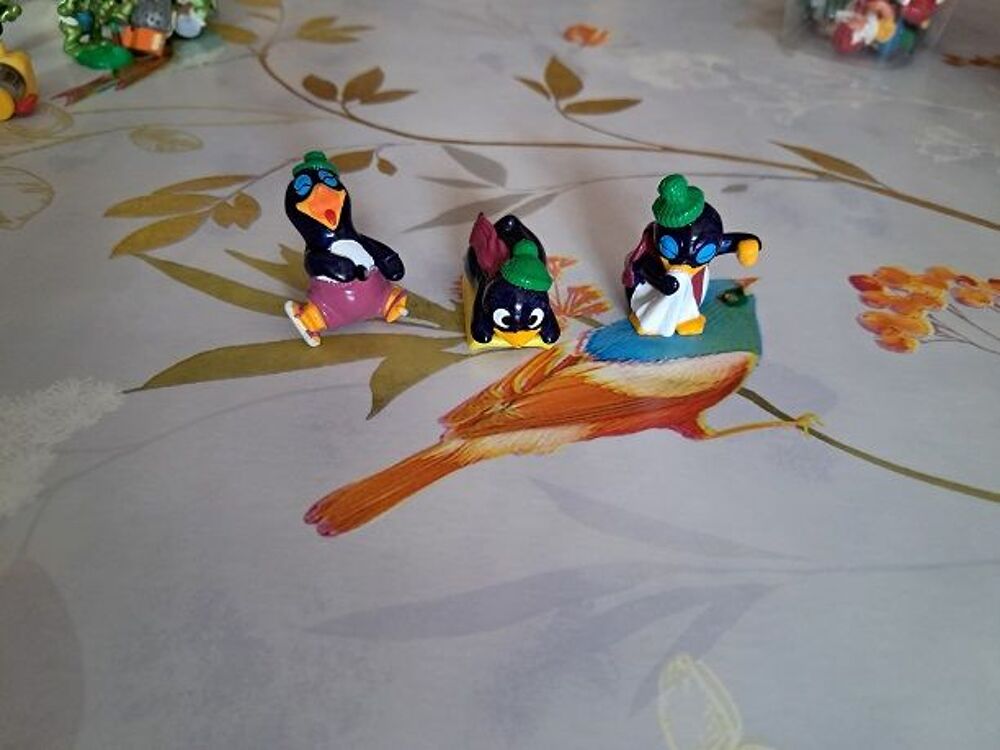 Kinder vintage crocodile hypo pinguin nain fantome coyote 