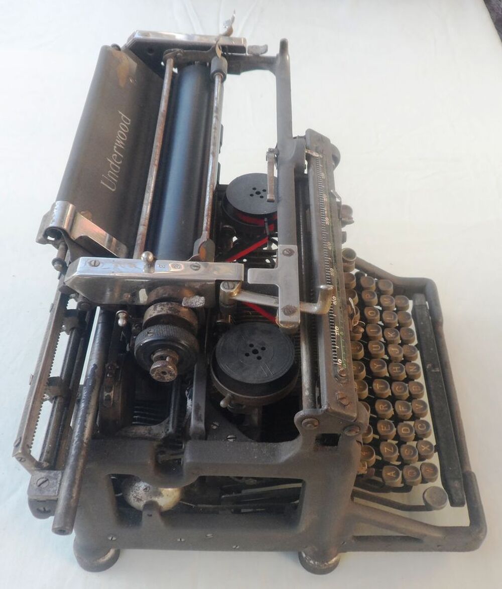 Machine &agrave; &eacute;crire UNDERWOOD en bon &eacute;tat n&deg;de s&eacute;rie 2082096 -5 