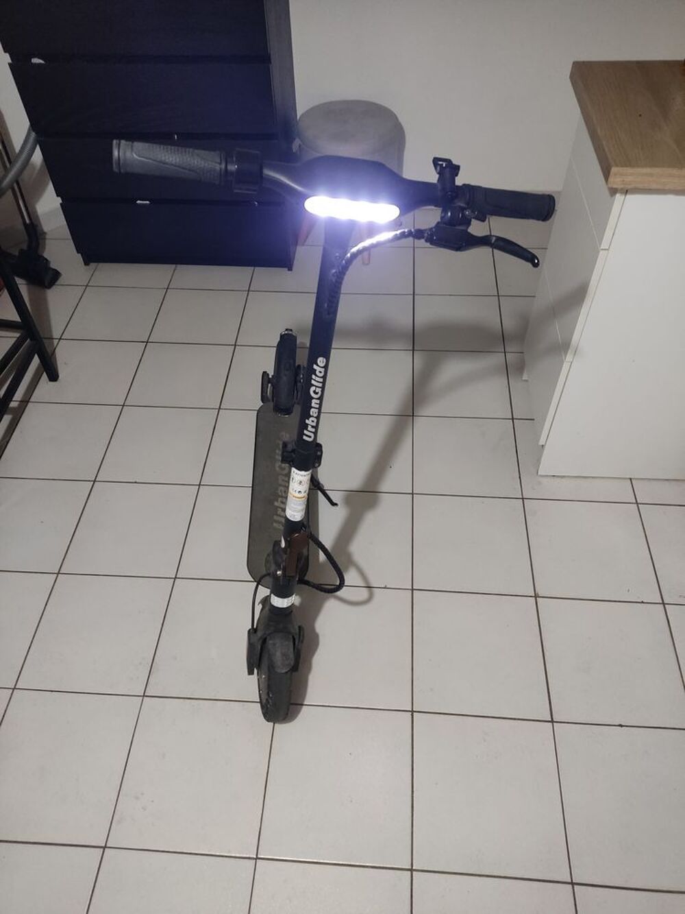 Trottinette &eacute;lectrique &agrave; r&eacute;parer Sports