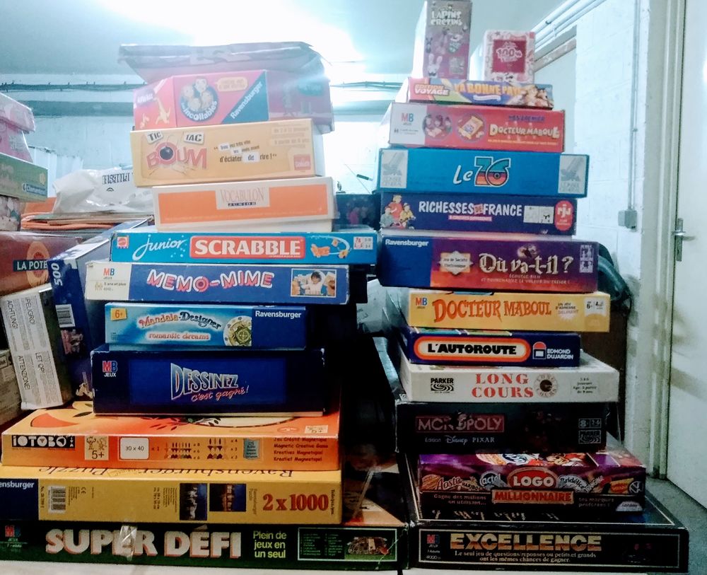 JEUX DE SOCI&Eacute;T&Eacute;, POUR LES PLUS JEUNES A ADULTE Jeux / jouets