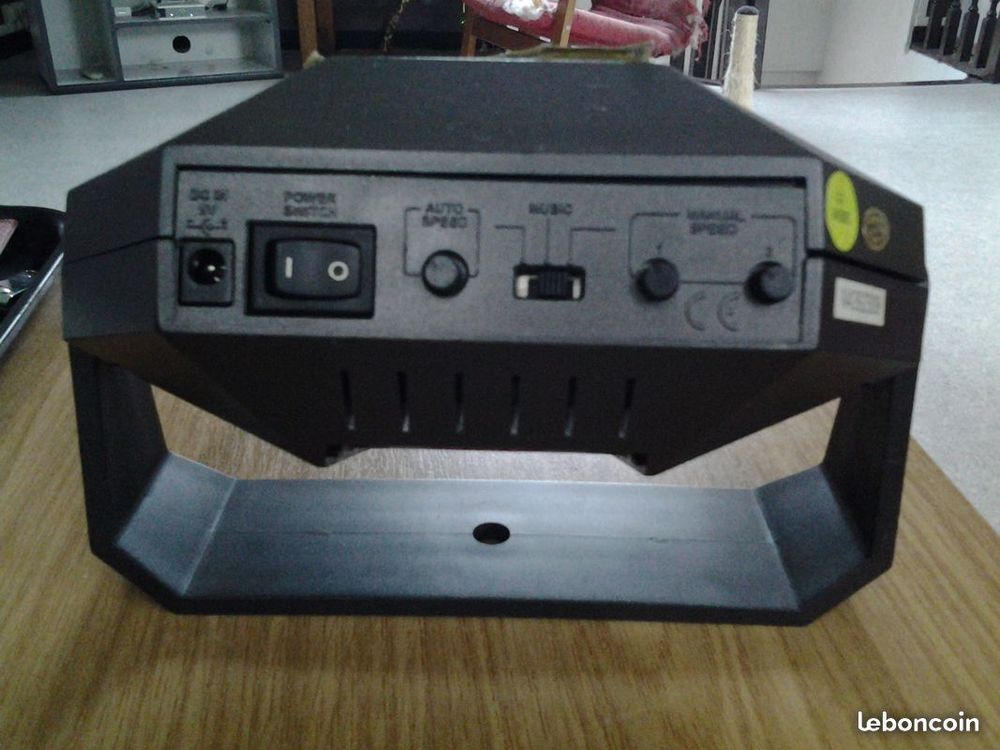 Jeu lumi&egrave;res LASER SOUNDLAB vintage. Matériel informatique