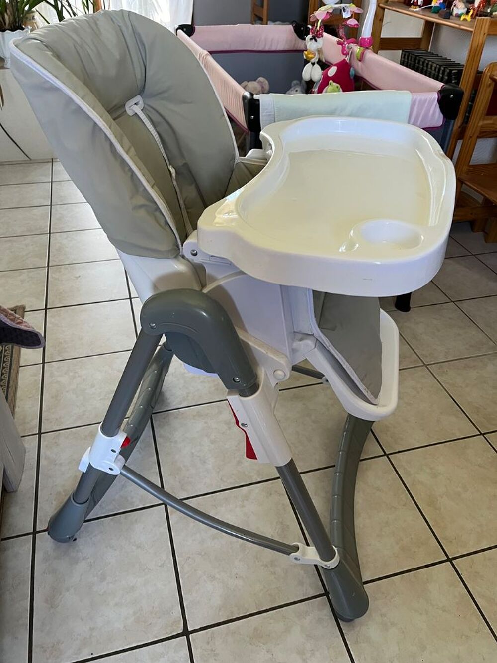 Chaise haute b&eacute;b&eacute; Puériculture