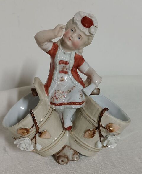 D�coration c�ramique personnage avec 2 tonneaux 11 Chauriat (63)