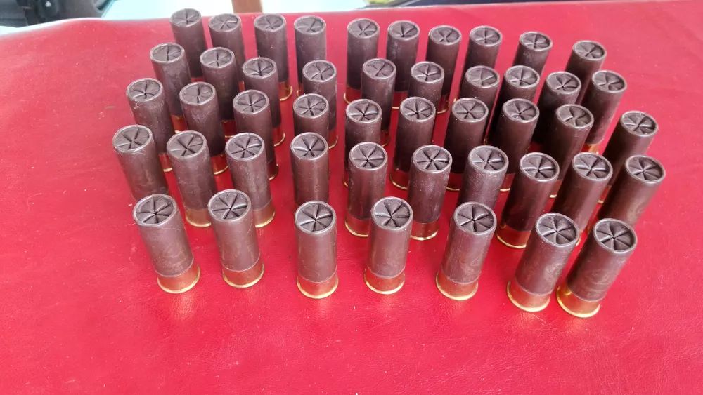 Lot de cartouches et balles pour carabine ET DIVERS CHASSE Sports