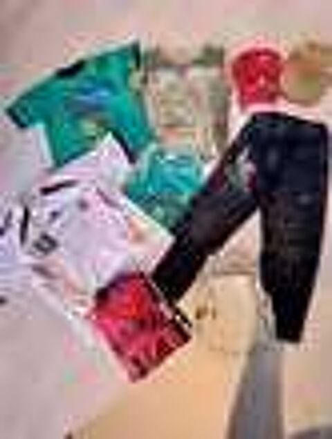 ET DONNE LOT V&Ecirc;TEMENTS GAR&Ccedil;ON 8/10 ANS Vtements enfants