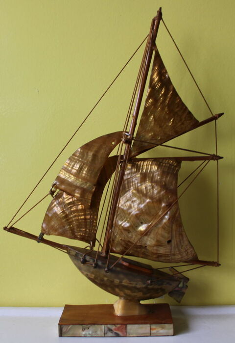 Voilier en nacre et ormeaux souvenir de bord de mer 1950 50 Issy-les-Moulineaux (92)