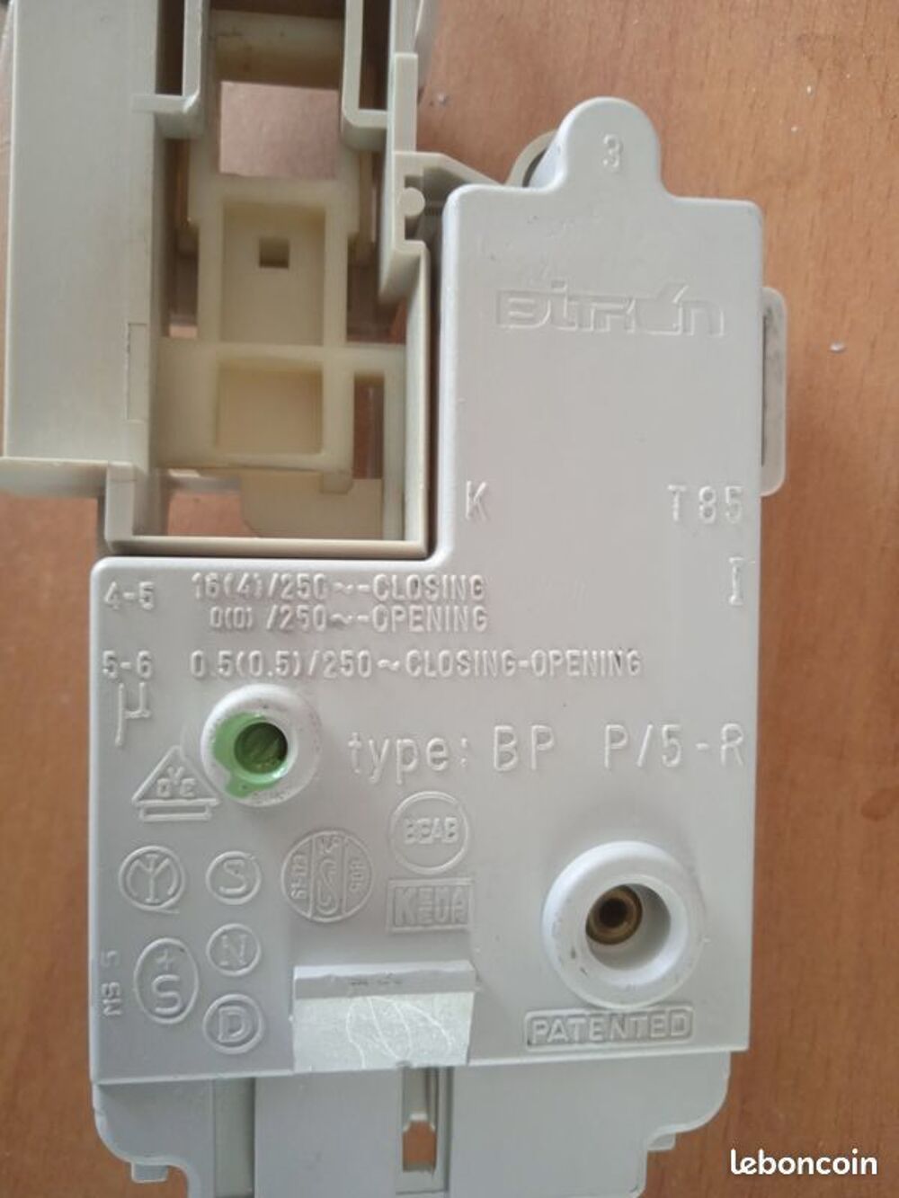 Securite de porte faure machine a laver Electroménager