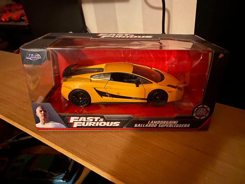 voiture fast and furious neuf 1/24 Jada toys 