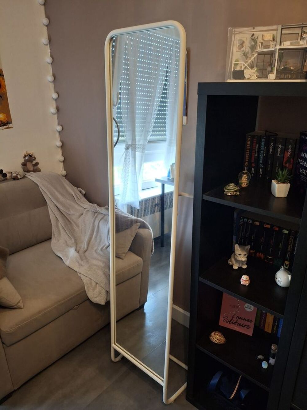 Miroir sur pied IKEA 
Meubles