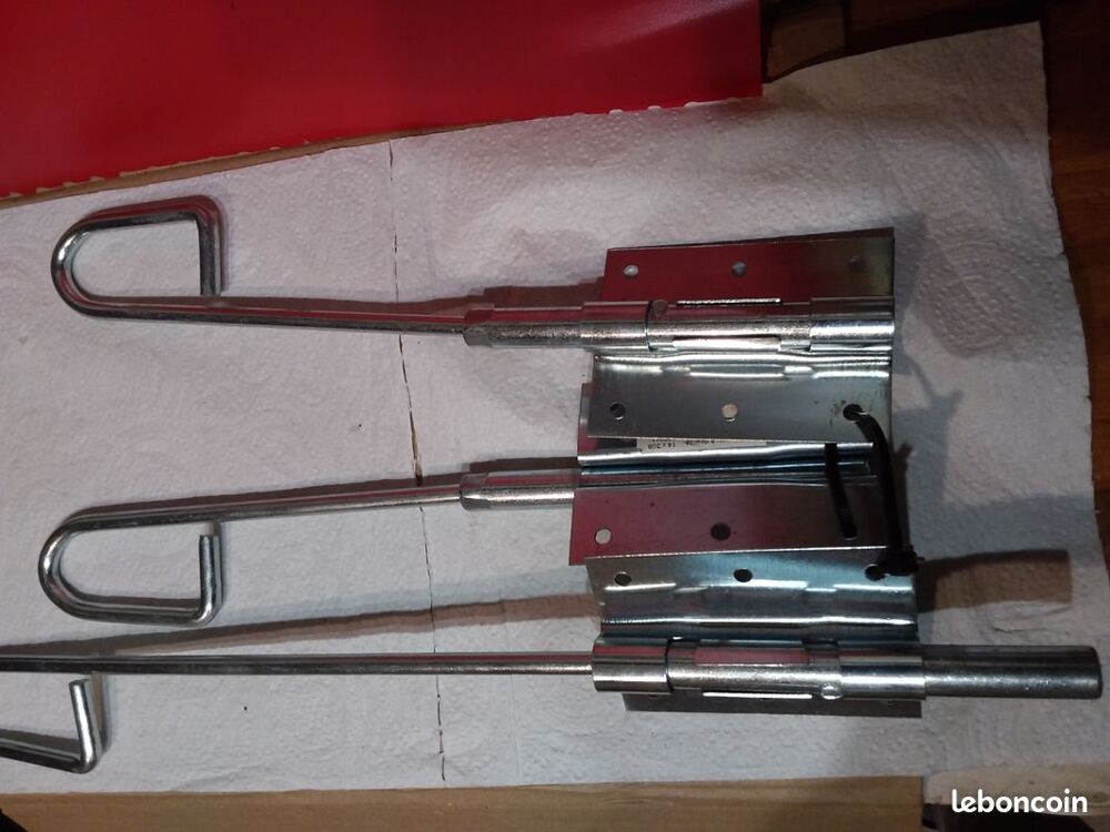 LOT de 3 VERROUS &agrave; douille
Bricolage