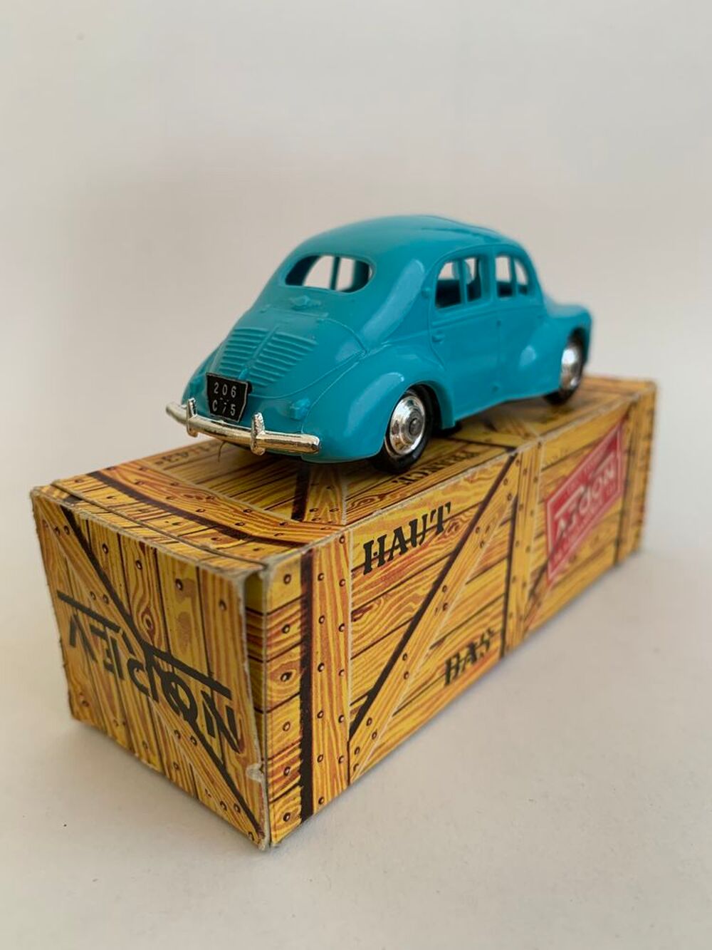 NOREV Ref 17 - Renault 4 CV - Neuf boite - 1/43 plastique 