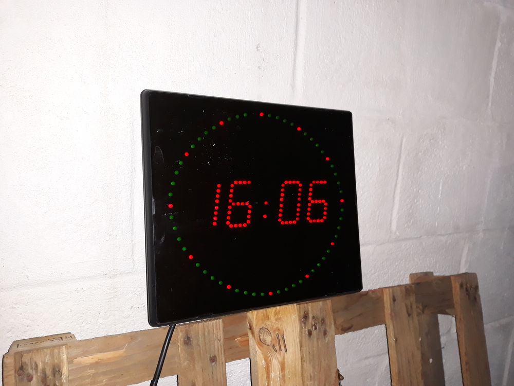 Horloge num&eacute;rique Décoration