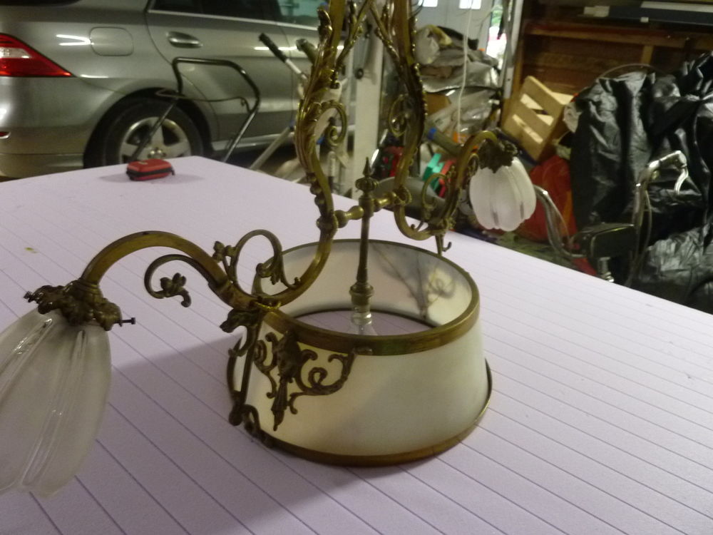 lustre en bronze electrifi&eacute; en bonne &eacute;tat Décoration