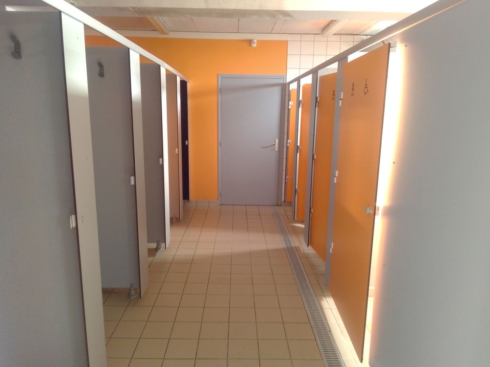 Cabines de douche et vestiaire Bricolage