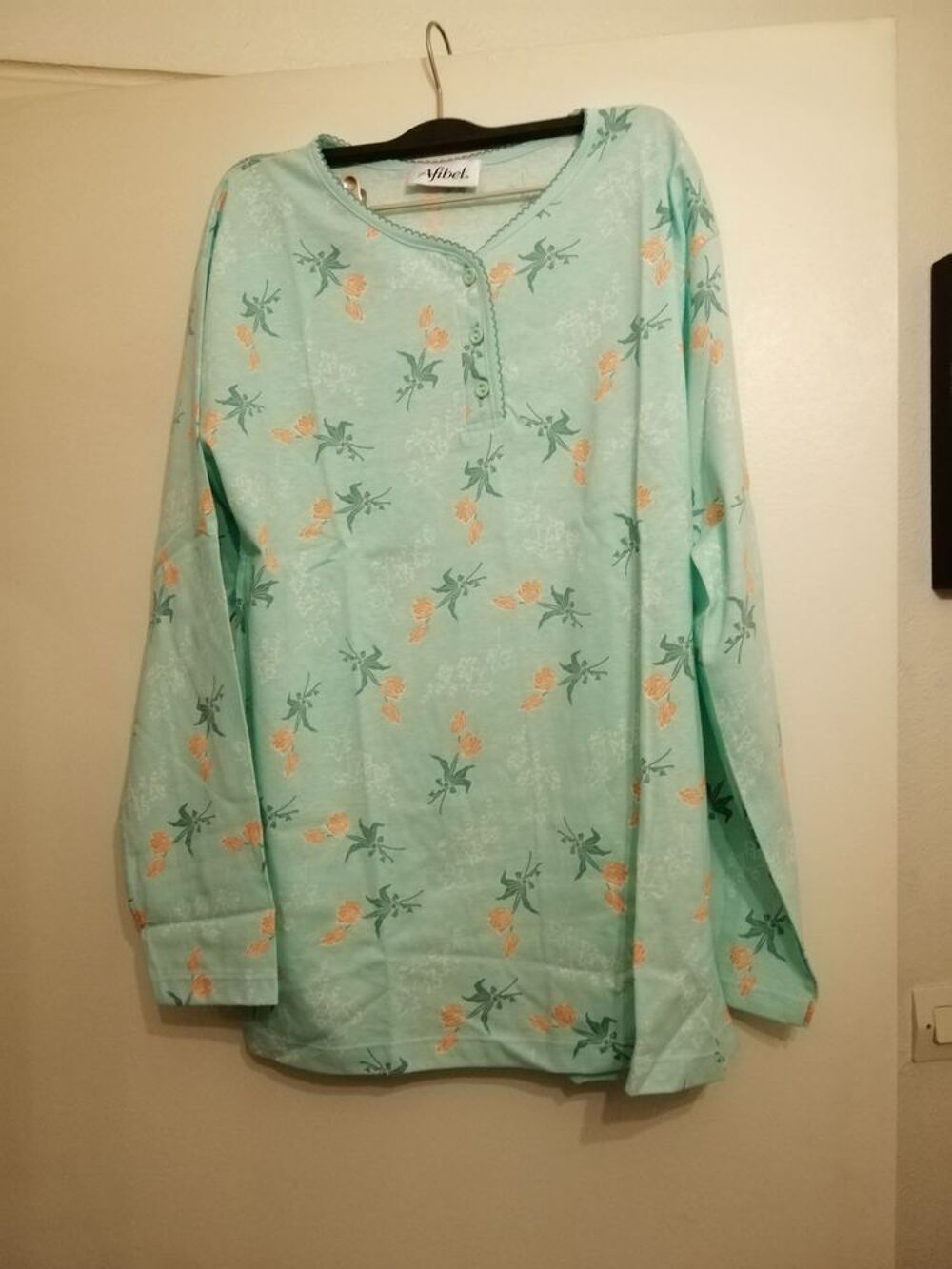 Pyjama femme NEUF Vêtements