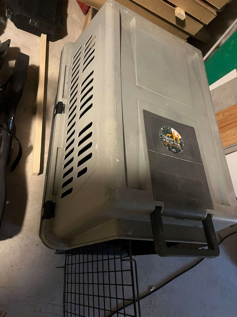 CAGE DE TRANSPORT POUR CHIEN DE 30 KILOS Bricolage