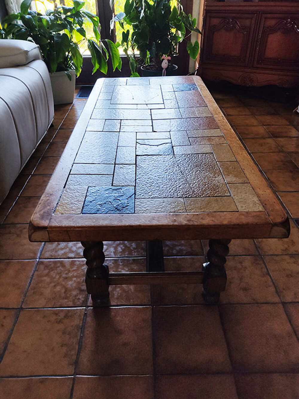 Table basse en bois et carrel&eacute; en pierre Meubles