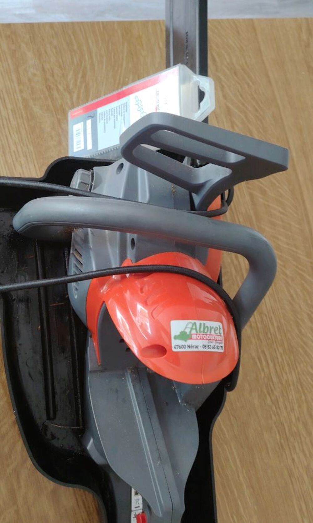 Tron&ccedil;onneuse &agrave; Batterie Oleo mac Jardin