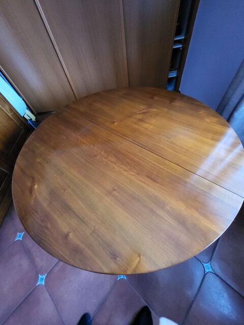 Table ronde en Merisier massif Barr� Dugu� 390 Drancy (93)